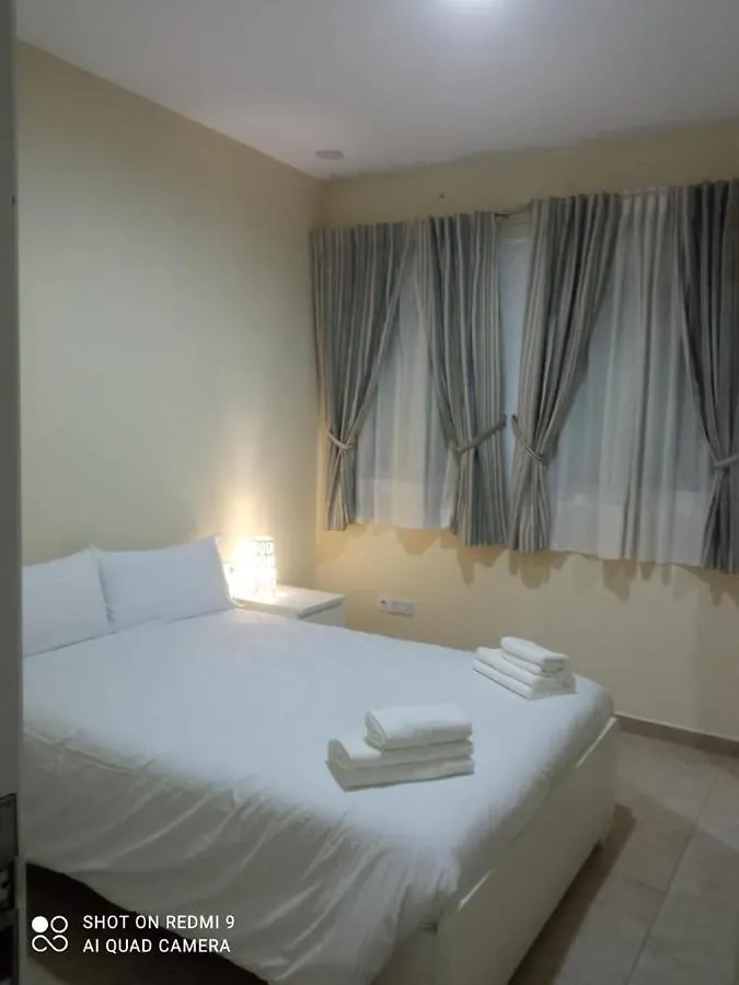 Invecar Holding Apartment Seville