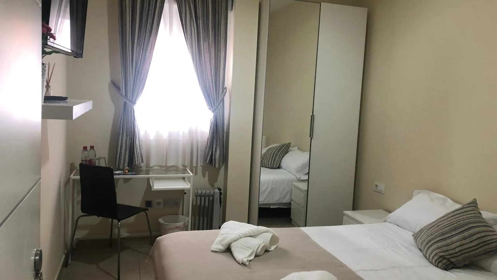 Homestay Invecar Holding Apartment Seville