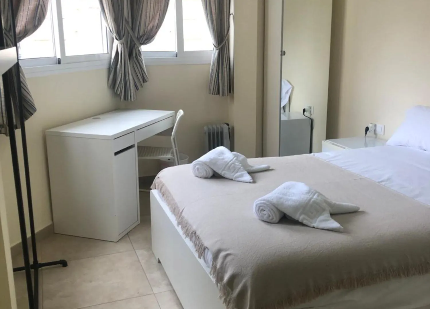 Homestay Invecar Holding Apartment Seville Spain